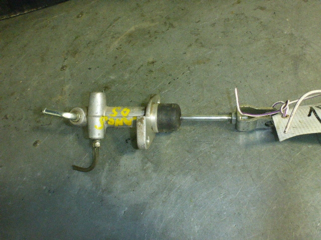 Цилиндр сцепления главный