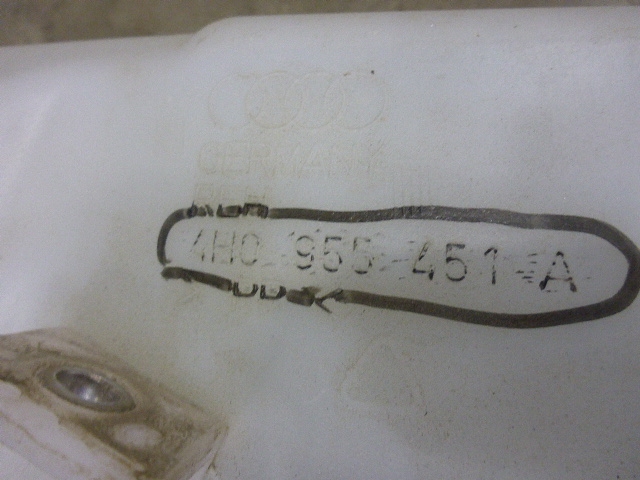 Бачок омывателя лобового стекла