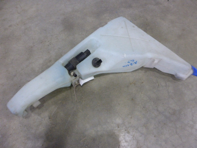 Бачок омывателя лобового стекла