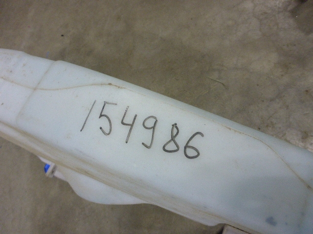 Бачок омывателя лобового стекла