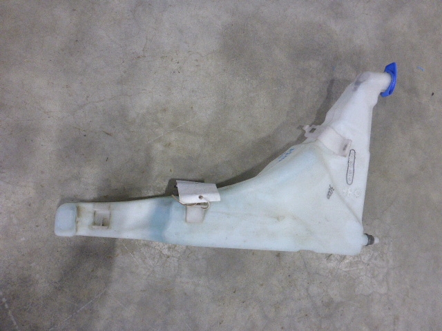 Бачок омывателя лобового стекла