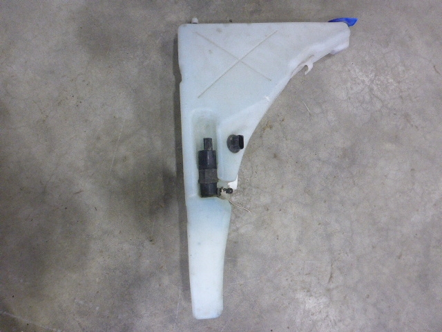 Бачок омывателя лобового стекла