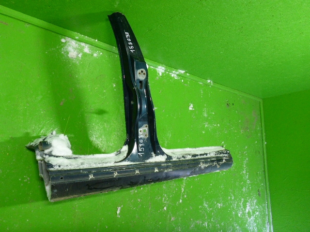 Порог со стойкой правый