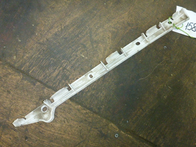 Кронштейн заднего бампера левый