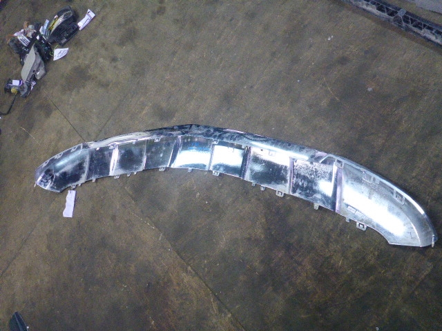 Накладка переднего бампера