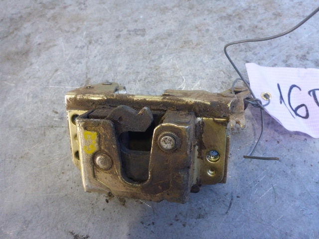 Замок двери задней левой