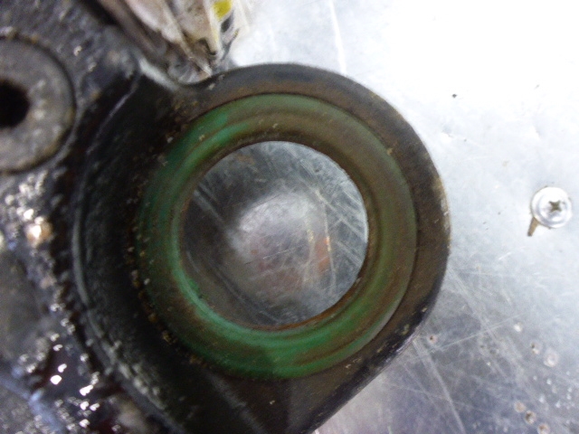 Рабочий цилиндр подъема кабины