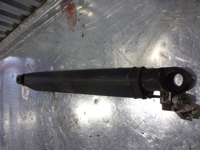 Рабочий цилиндр подъема кабины