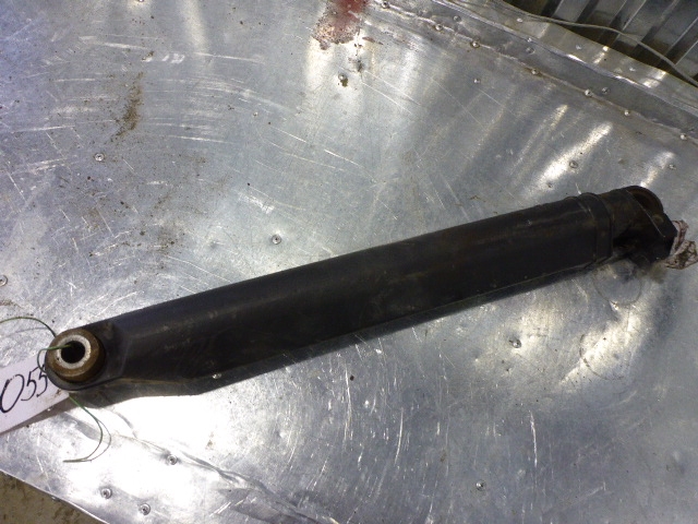 Рабочий цилиндр подъема кабины