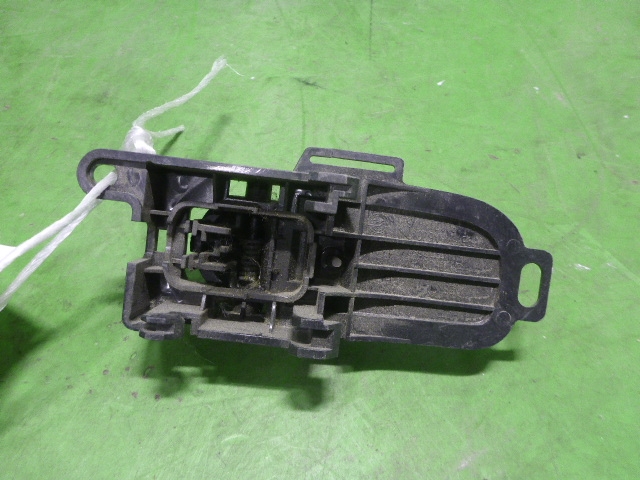 Ручка двери задней внутренняя левая