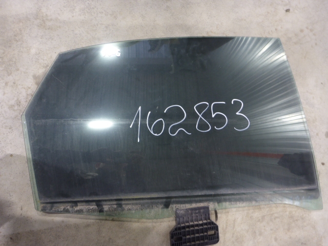 Стекло двери задней правой