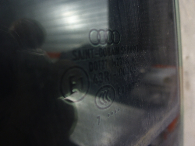 Стекло двери задней правой