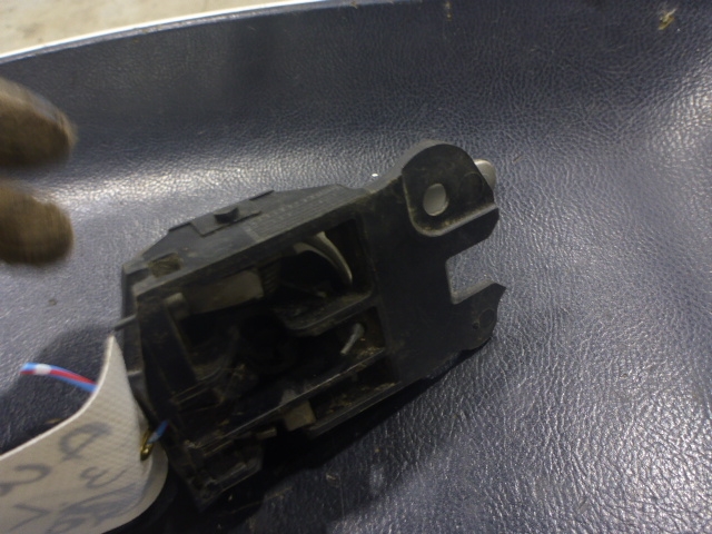 Ручка двери задней внутренняя левая