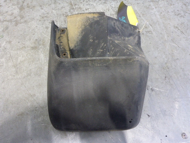 Брызговик задний левый