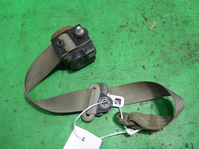 Ремень безопасности