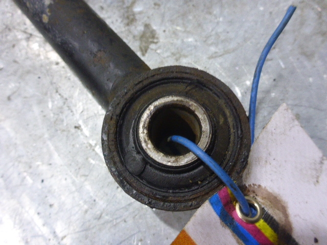 Тяга задняя поперечная