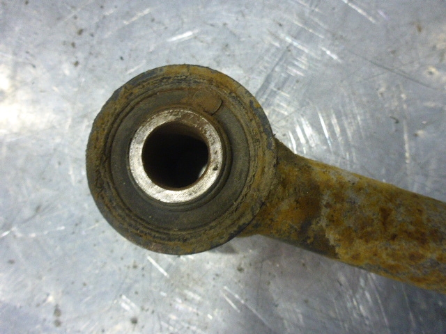 Тяга задняя поперечная