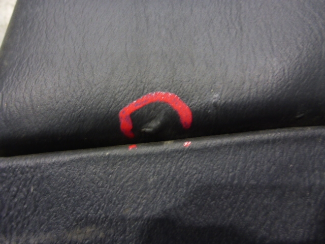 Обшивка двери передней правой