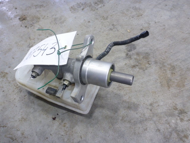 Цилиндр тормозной главный