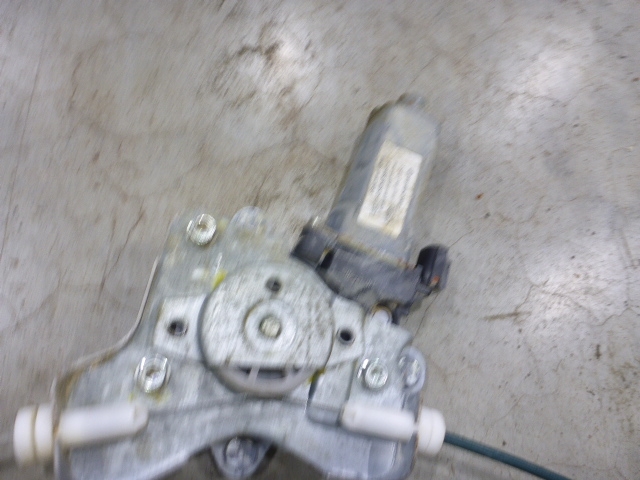 Стеклоподъемник электр. задний левый