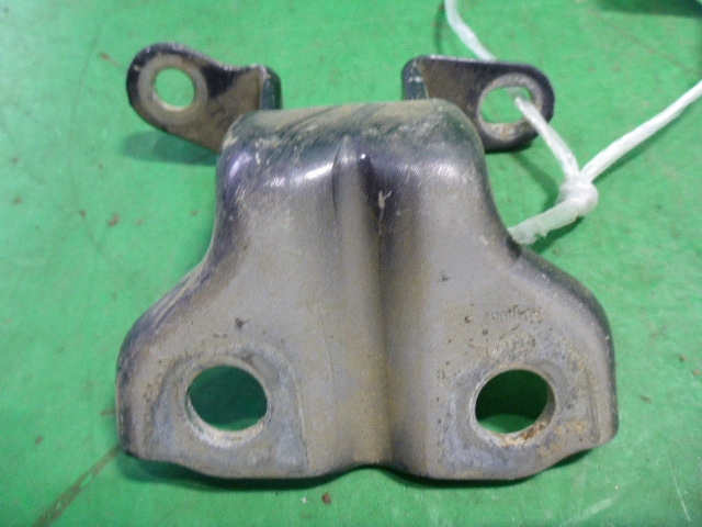 Петля двери задней правой верхняя