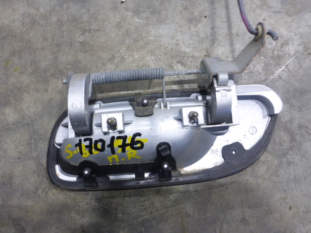 Ручка двери передней наружная правая