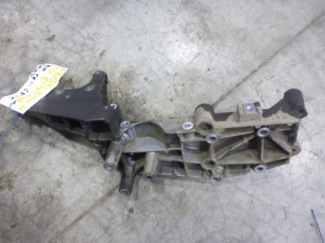 Кронштейн генератора