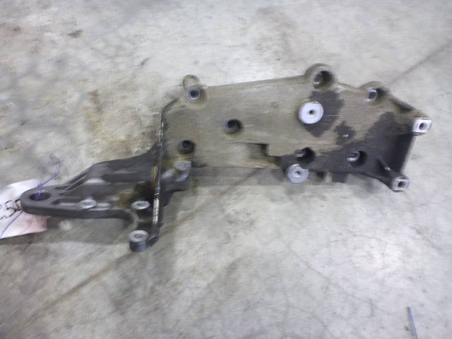 Кронштейн генератора