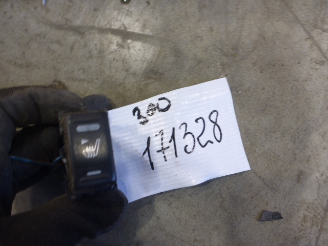 Кнопка обогрева сидений для Note (E11) 2005-2013