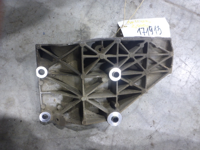 Кронштейн ГУР