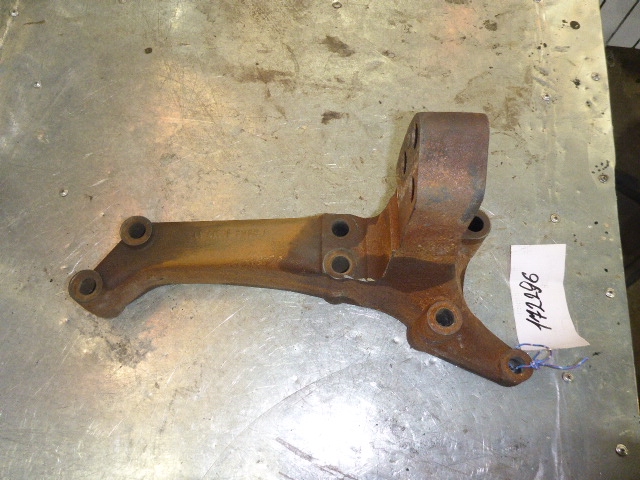 Кронштейн двигателя левый