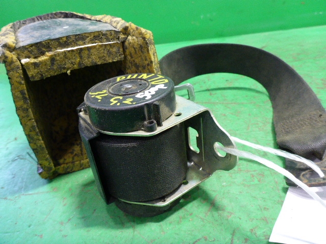 Ремень безопасности