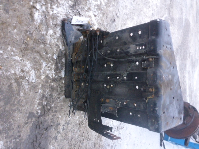 Крепление АКБ (корпус/подставка)