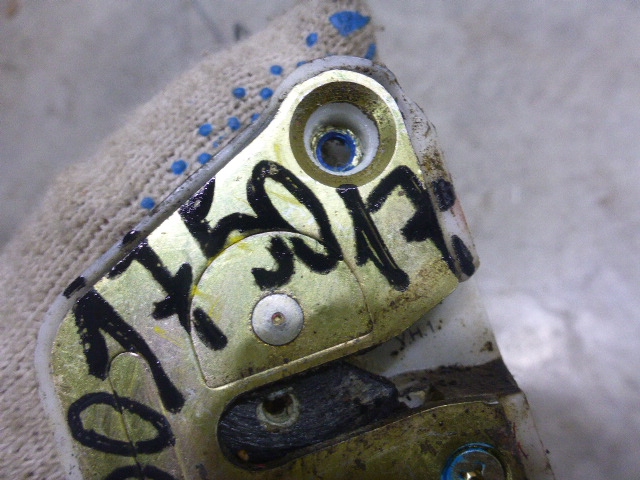 Замок двери задней левой