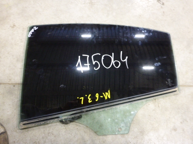 Стекло двери задней левой