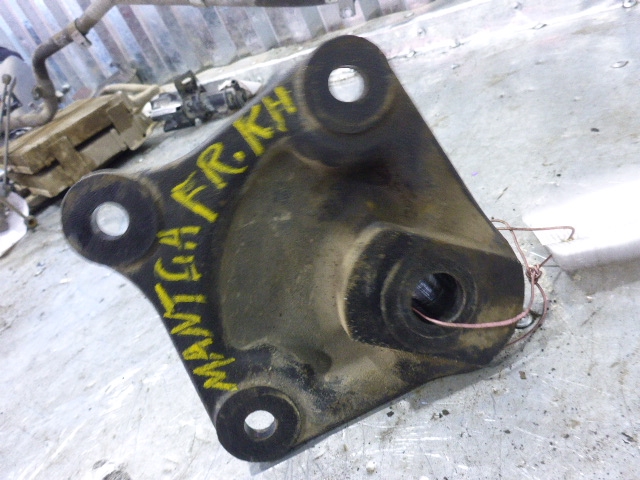 Кронштейн рабочего цилиндра подъема кабины