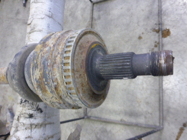 Полуось задняя левая