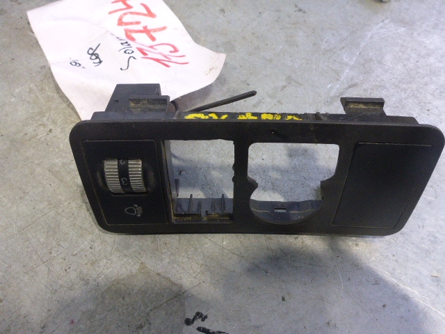 Кнопка корректора фар