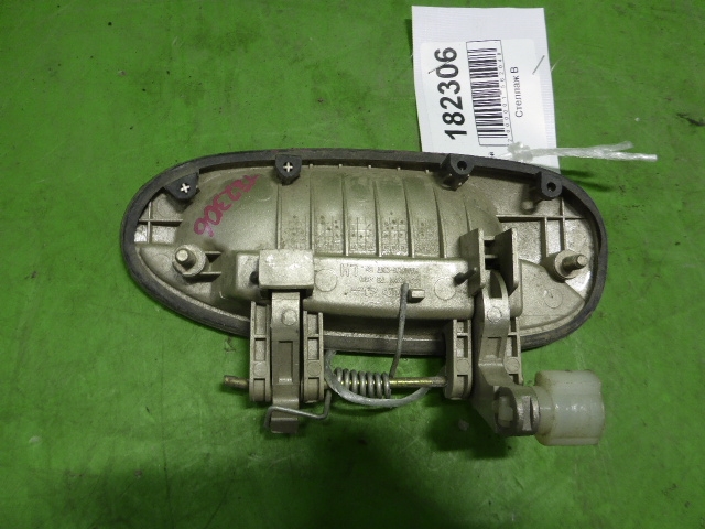 Ручка двери задней наружная левая