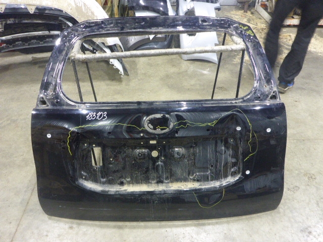 Дверь багажника