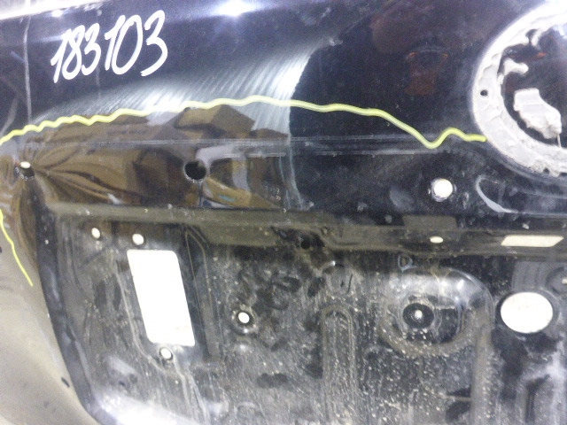 Дверь багажника