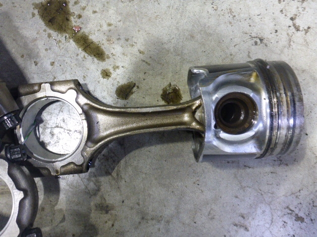 Поршень с шатуном