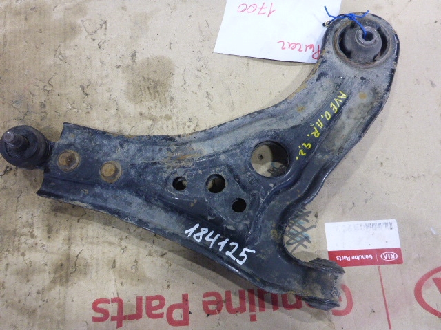 Рычаг передний правый