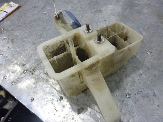 Кронштейн заднего бампера правый