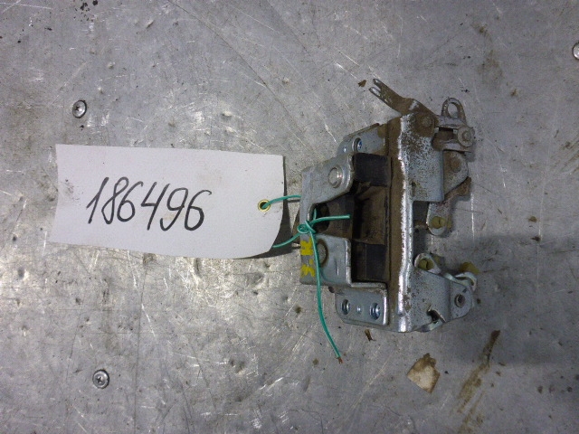 Замок двери задней правой