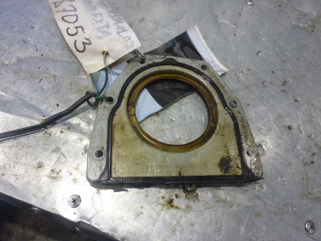 Крышка двигателя