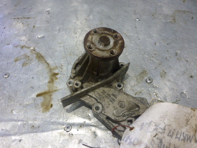 Насос водяной (помпа)