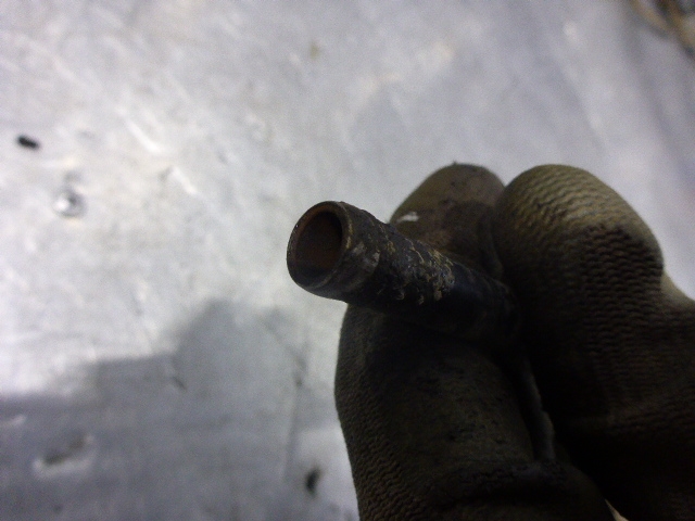 Трубка топливная