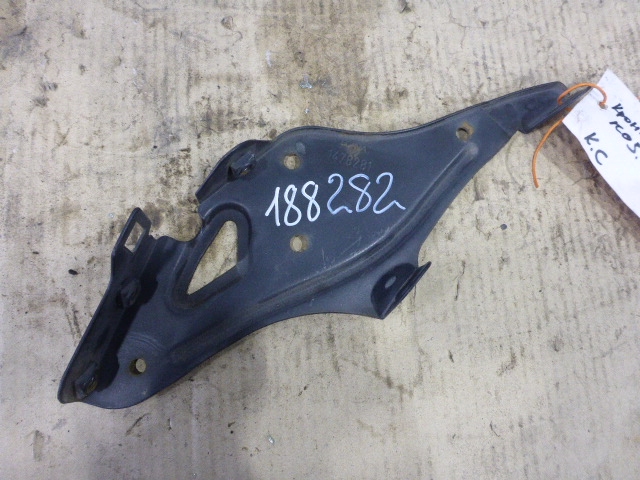 Кронштейн солнцезащитного козырька