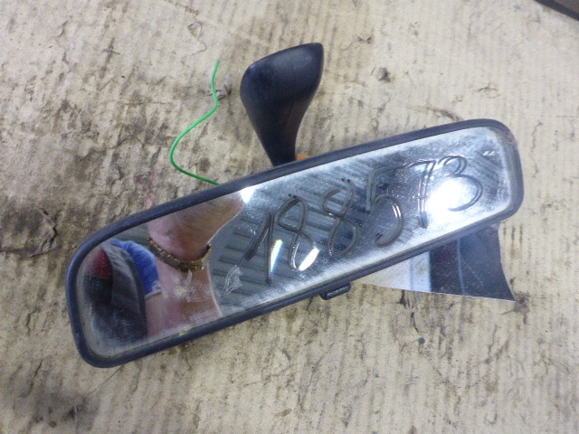 Зеркало заднего вида